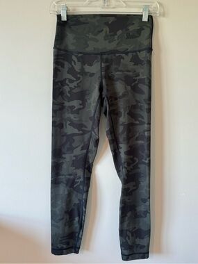 Lululemon camo print leggings size 6